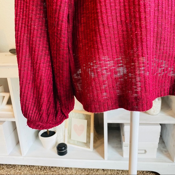 Ridged stretchy maroon long sleeve top - Picture 4 of 4